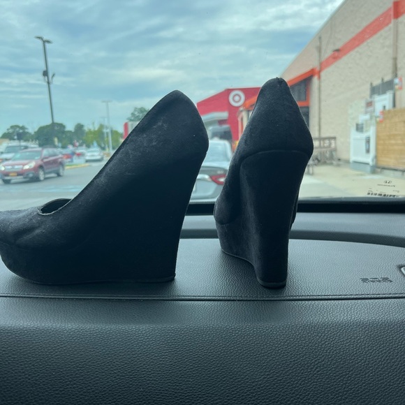 Used Black Wedges - Picture 1 of 2